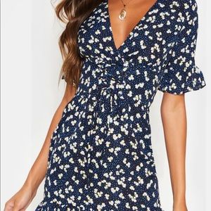 NEVER WORN PRETTYLITTLETHING DRESS